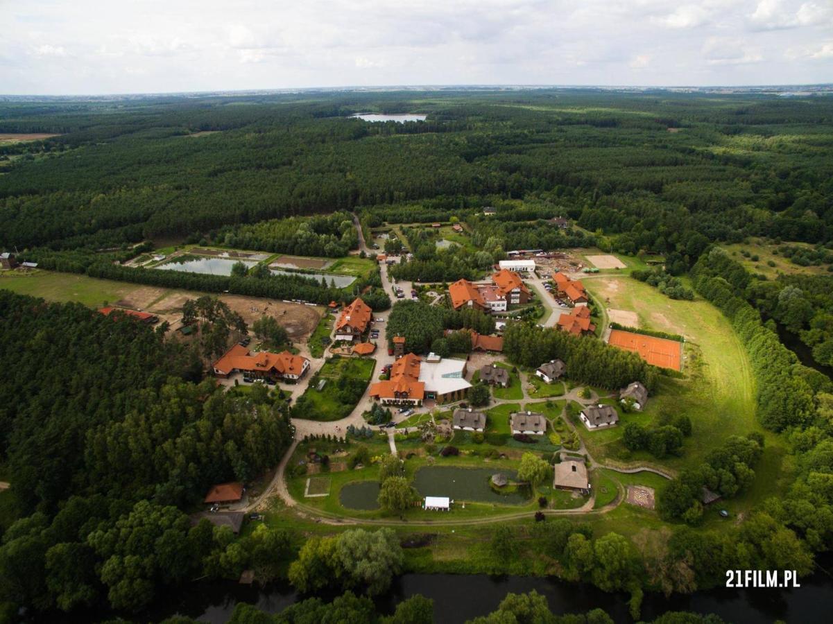 Hotel Osada Karbowko Wellness & Spa Elgiszewo  Exteriör bild
