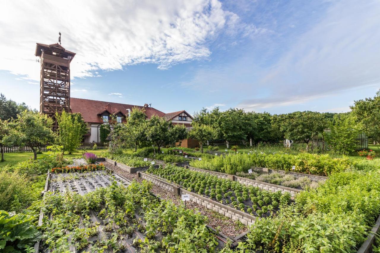Hotel Osada Karbowko Wellness & Spa Elgiszewo  Exteriör bild